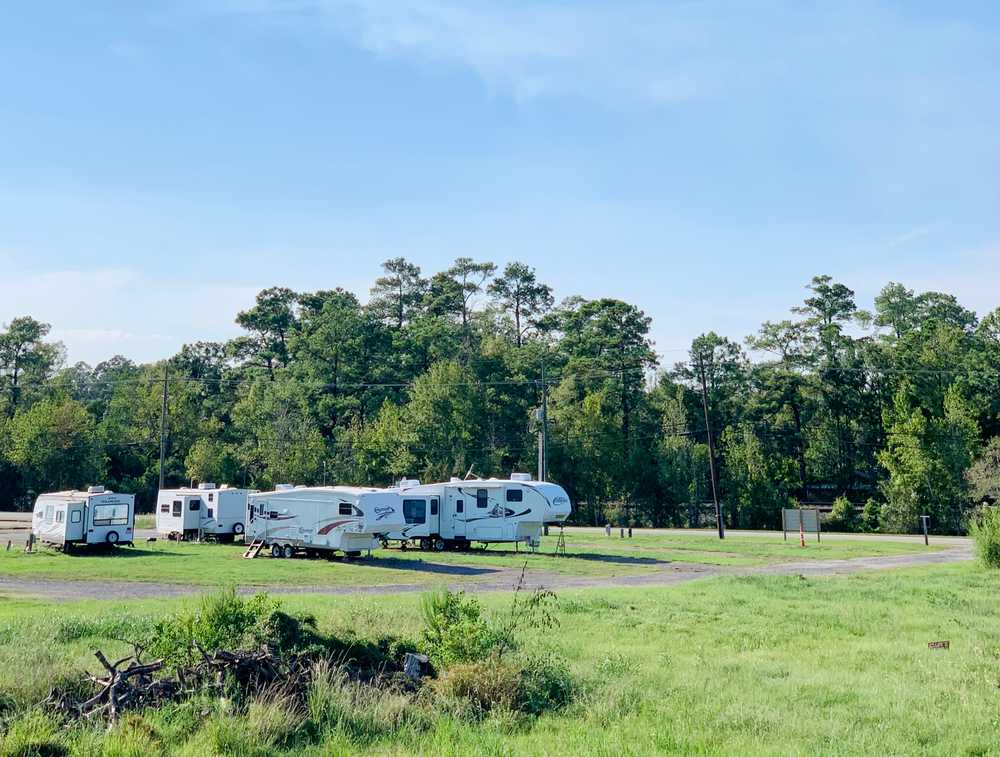 Dot’s Mobile Ranch, Vidor, Texas - Photo 2