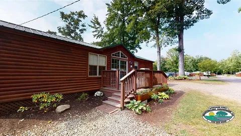 Big Bear 2 bedroom cabin — image 1 of 6