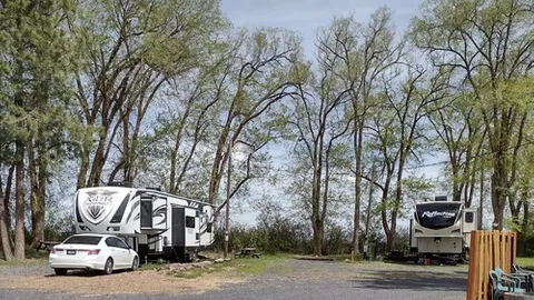 30/50 Amp Full Hookup RV Site — image 1 of 1