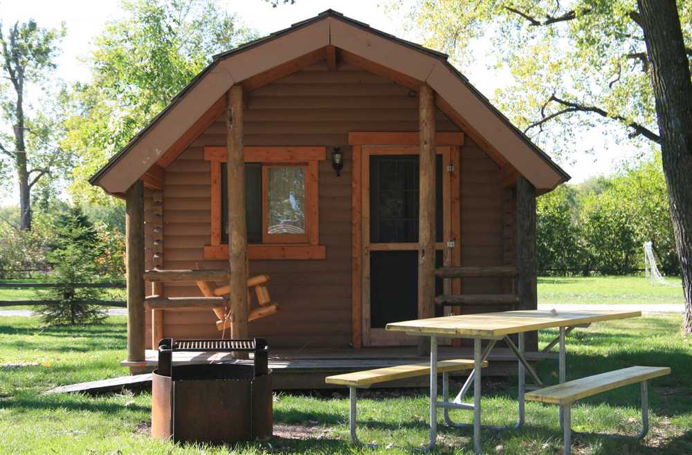 COZY CAMPING CABIN FOR 2 ADA