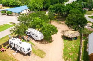 Corner Star Cabin RV – photo 4