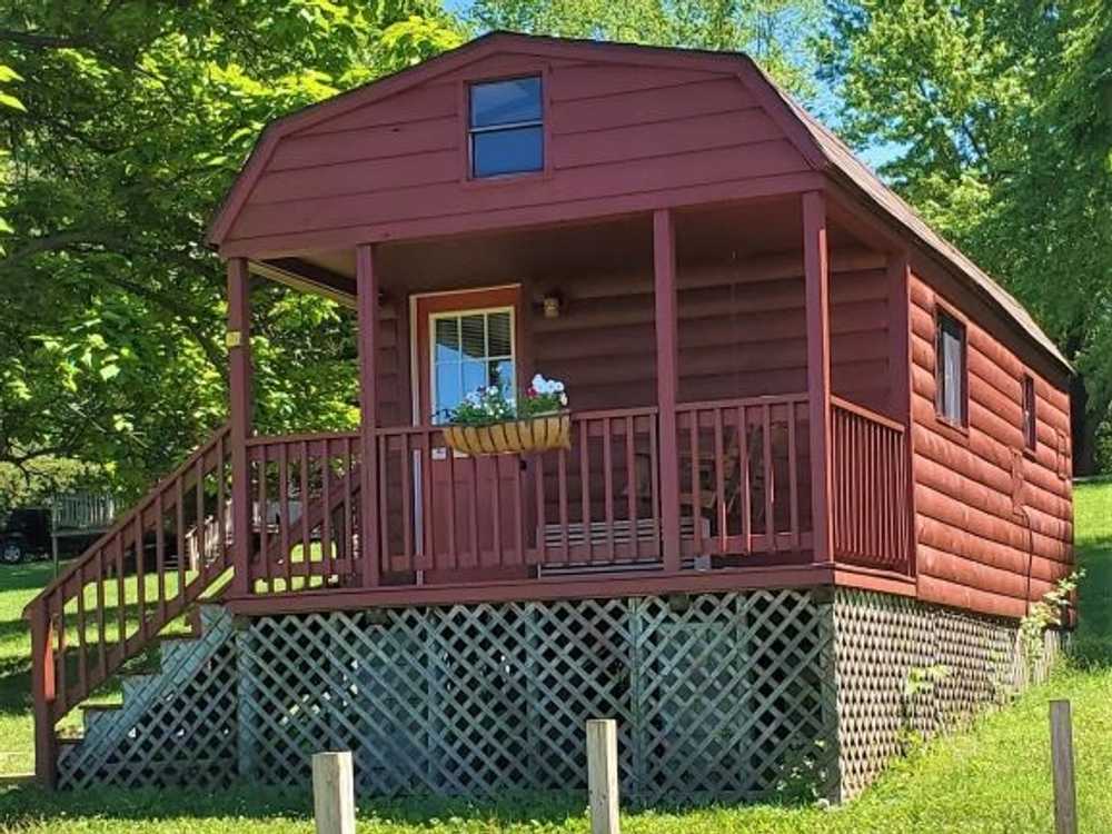 Deluxe Couples Cabin
