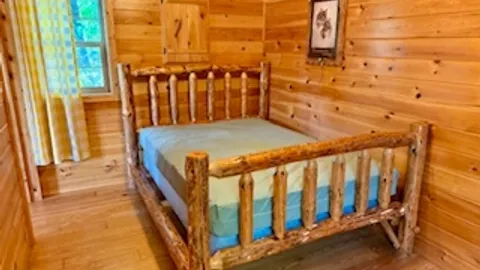 Cabin W/E/S — image 2 of 10