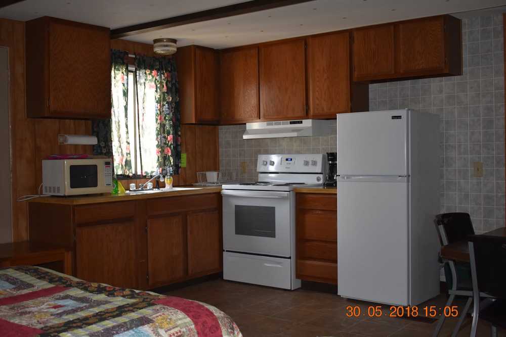 Full Kitchen Suite Two Doubles, Two Singles