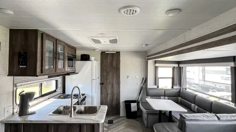 Travel Trailer - Mid Beach — image 1 of 6