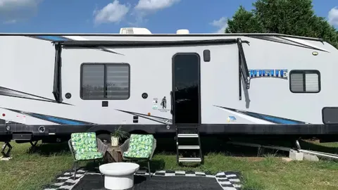 The Rogue Camper — image 1 of 1