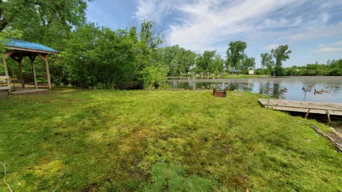 PREMIUM TENT SITE LAKESIDE — image 1 of 8