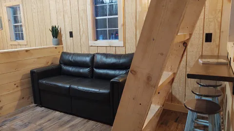 Rental Cabin — image 1 of 11
