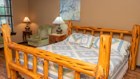 Mustang Cabin — image 2 of 6