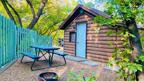 Cabin 01 — image 1 of 4
