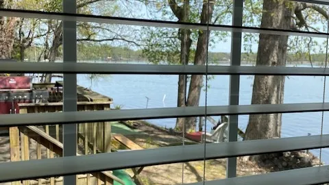 2 Bedroom Cottage Waterfront — image 2 of 4