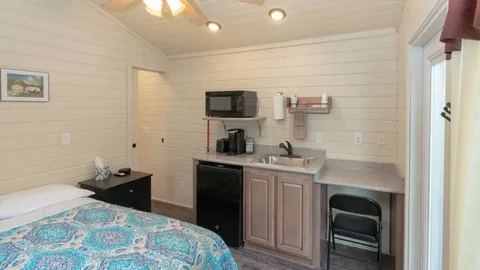 Studio Park Model Rental — image 2 of 7