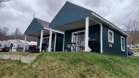 Tiny House — image 1 of 7