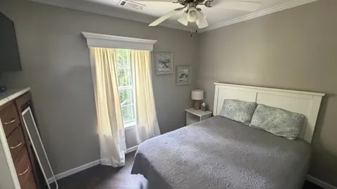 Deluxe Rental 1 Bedroom — image 2 of 7