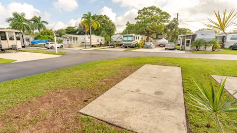 Economy Full Hookup RV Site — image 2 of 2