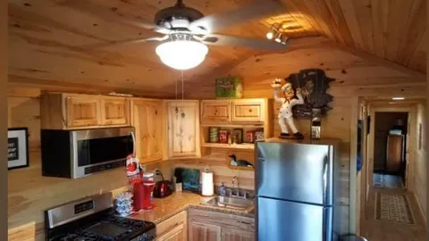 2 Bedroom Delux Cabin — image 5 of 5