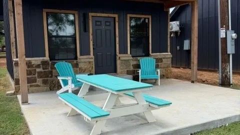 Cabin 5 — image 1 of 1