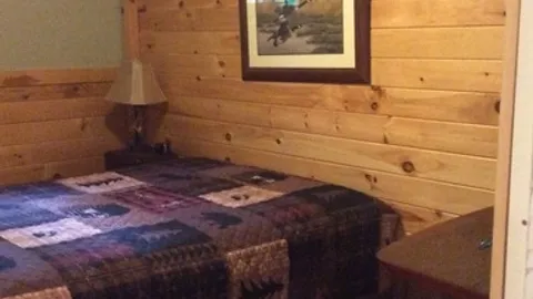 Roger Rock West Cabin — image 2 of 5