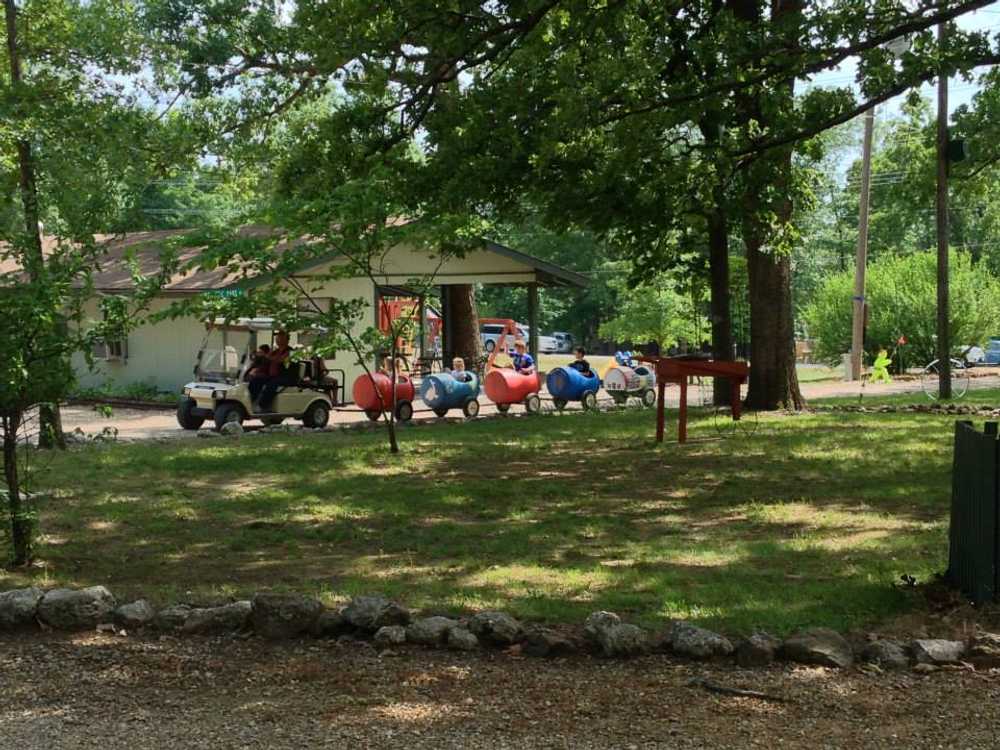 Majestic Oaks Campground - Photo 5