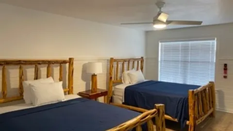 Efficiency Cabin — image 2 of 3