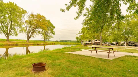 Waterfront Premium Full Hookup 50amp RV Site — image 2 of 3