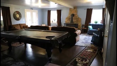 B&B - Elvis Room — image 2 of 10