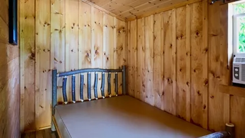 Log Cabin Purple — image 4 of 4