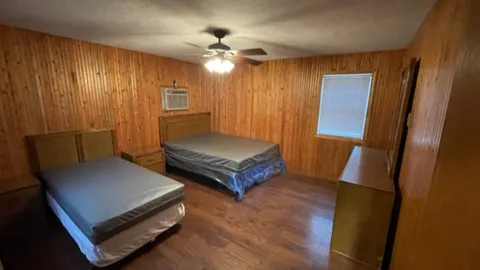 Bird of Paradise Duplex Cabin — image 2 of 10
