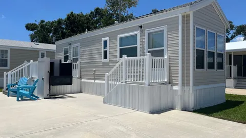 Vacation Rental 1 Bedroom — image 1 of 6