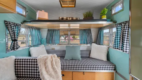 Route 66 - Vintage Trailer — image 1 of 25