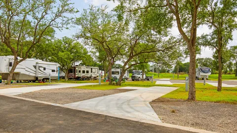 Premium Back-in RV Sites (Gravel Car Parking) — image 2 of 3