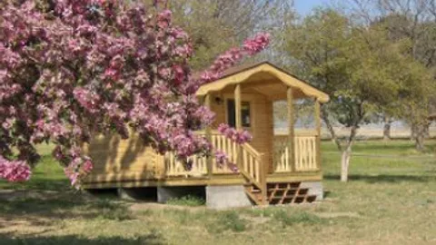 Cabin — image 1 of 4