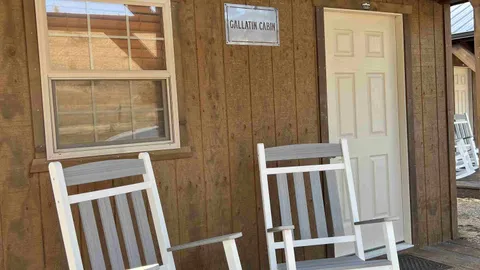 Deluxe Dry Cabin — image 9 of 9