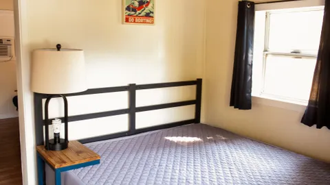 South Cabin 7- 1 Bed, 1 Futon, 1 Bath — image 2 of 8