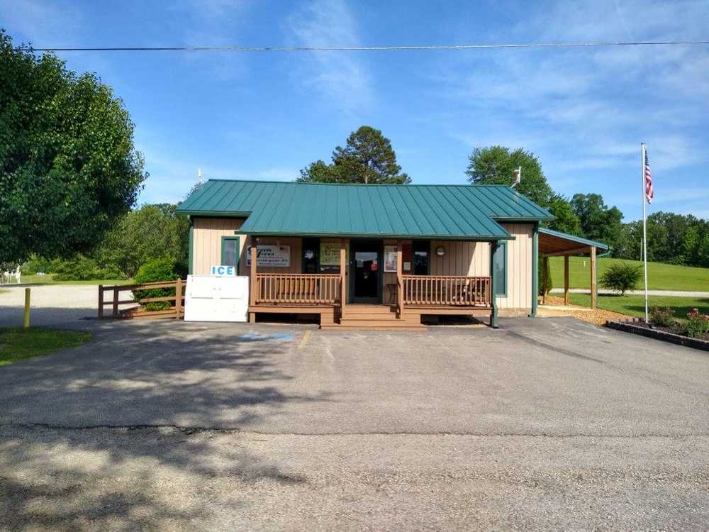 Green Acres Campground, Savannah, Tennessee - Photo 2