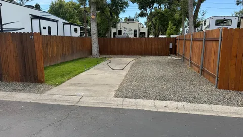 Premium Full Hookup RV Site — image 4 of 4
