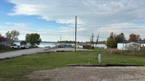 Premium Lake View — image 3 of 3