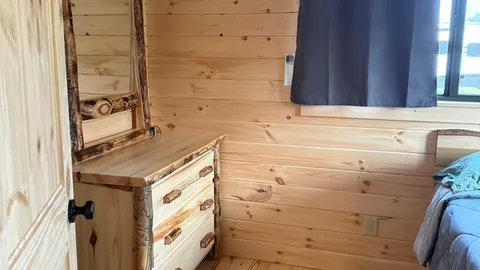 Deluxe Cabin Two Rooms — image 2 of 10
