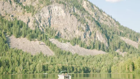 Deluxe Full Hookup RV Sites — image 2 of 14