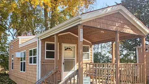Large Cottage — image 1 of 9