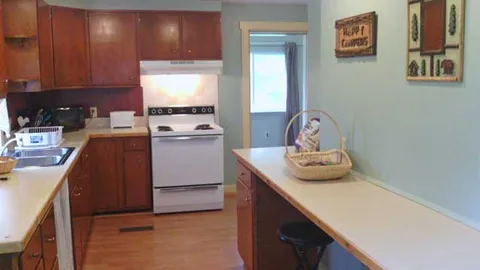 Farm House — image 2 of 4