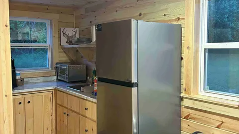 Two Bedroom Cabin — image 7 of 7