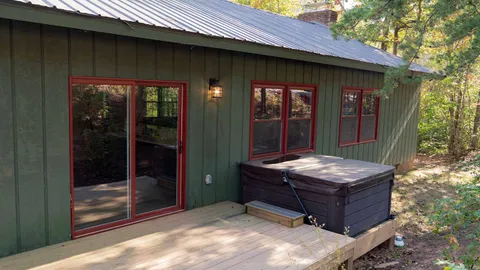 Sassafras Ridge Lodge — image 2 of 17