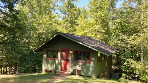 Laurel Cove Cottage — image 1 of 11