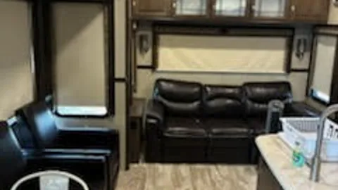 Rental Camper - 32 Grand Design Fifth Wheel — image 5 of 5