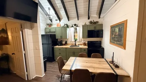 Signature Cabin — image 1 of 5