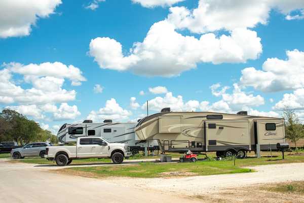 Premium Back-In RV/Tent Site (Right side hookup)