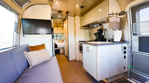 Airstream — image 2 of 7