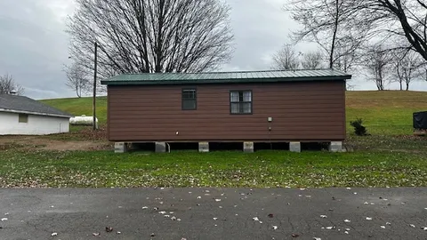 2 Deluxe Cabin — image 1 of 7