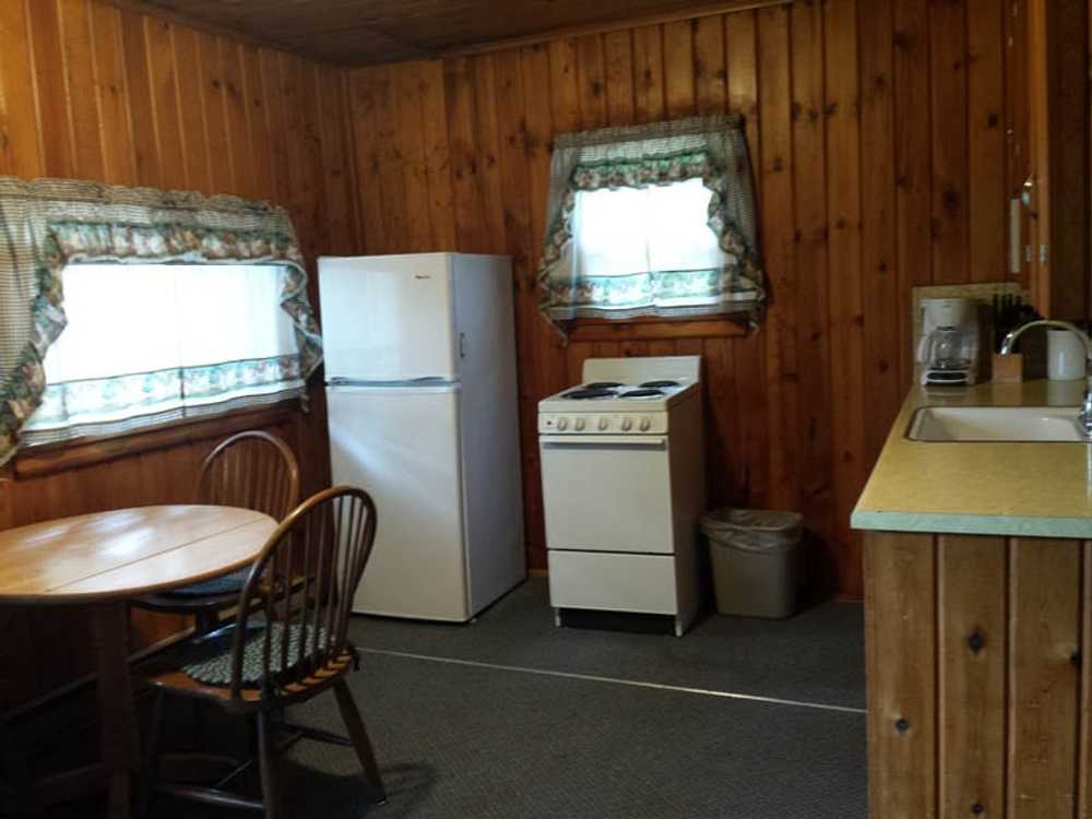 North Lakeview Cabin 5- 1bedroom (Q, Tw, Sofa)